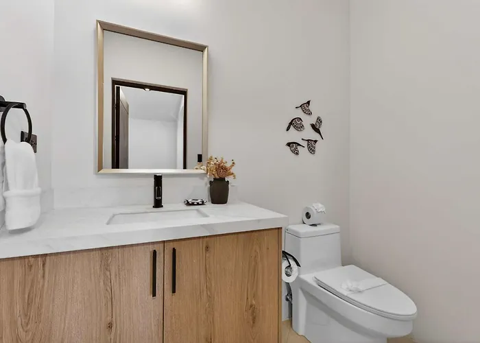 Modern With Private Pool *